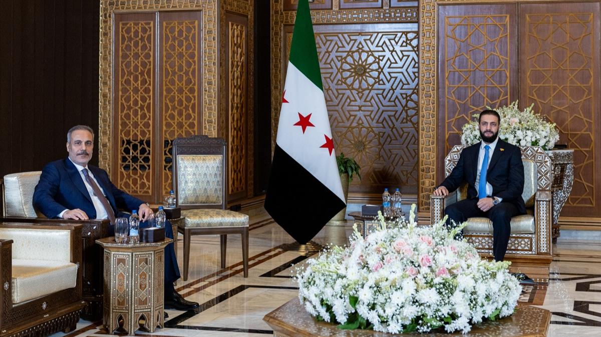 Suriye'de kritik temas: Bakan Fidan, ara ile bir araya geldi