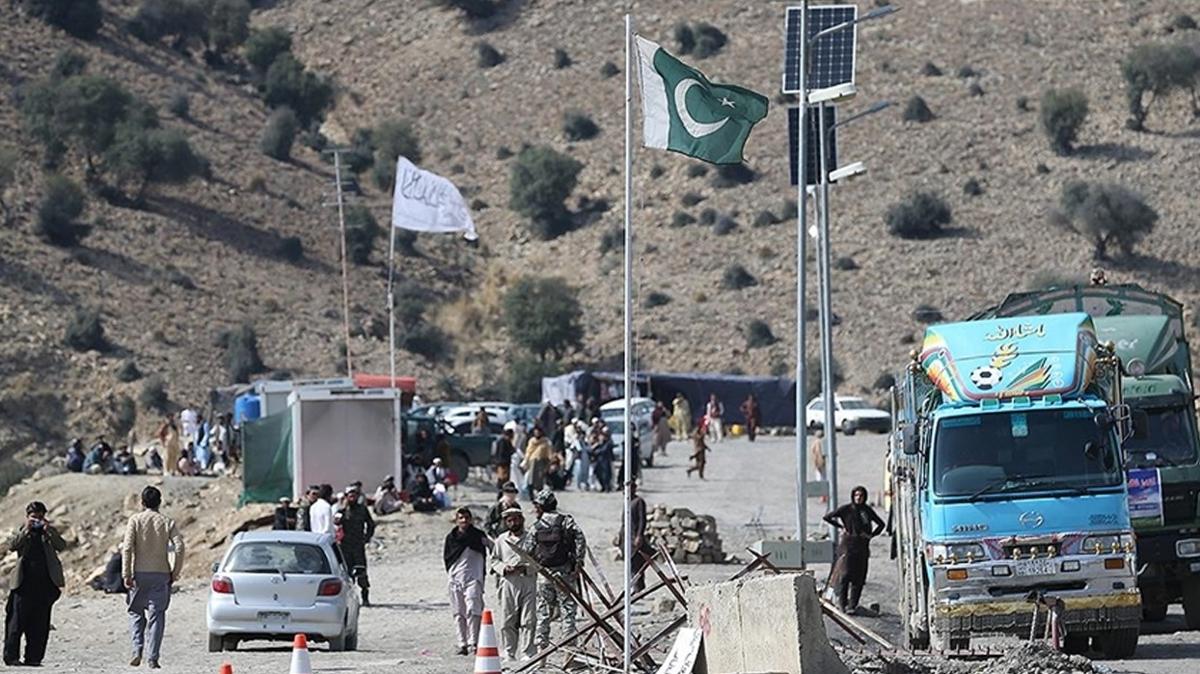 Pakistan'da pe pee terr saldrs: ok sayda can kayb var