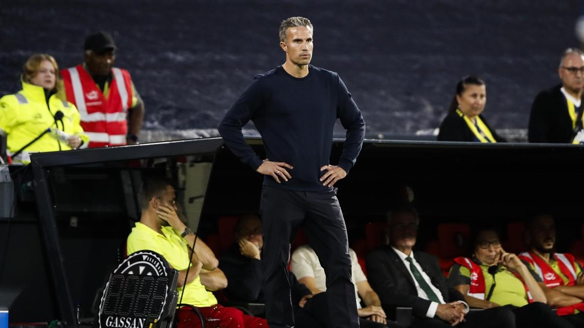 Robin van Persie, Fenerbahe karsnda ilki yaad