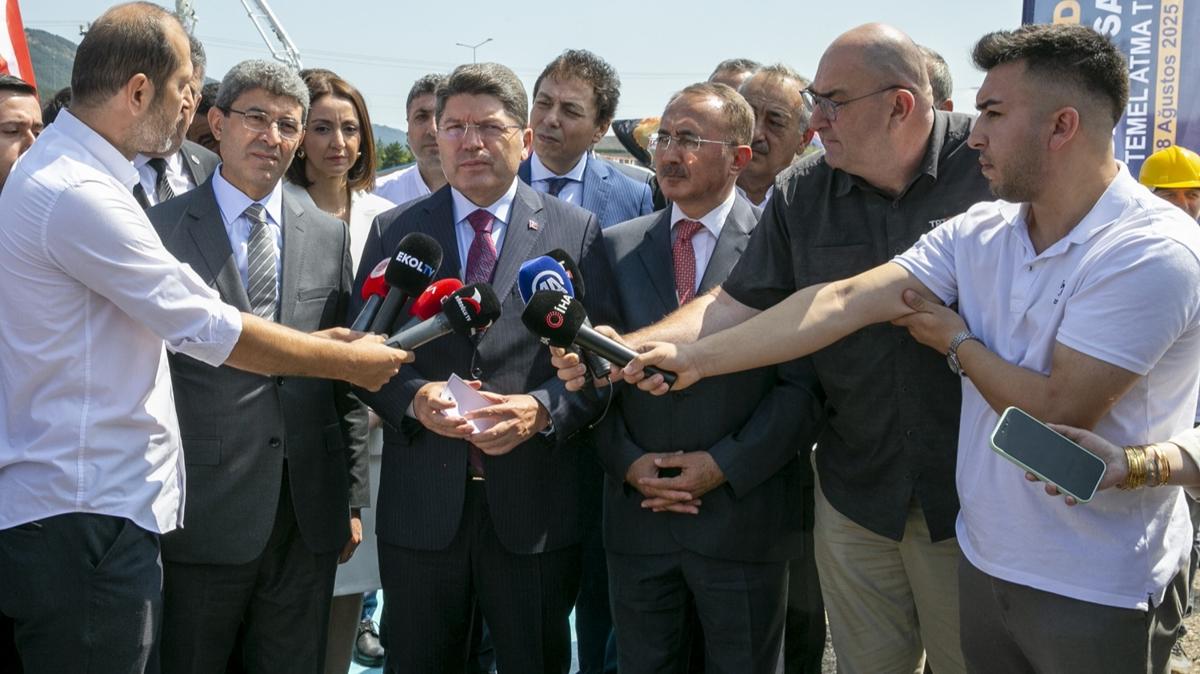 Bakan Tun'tan zgr zel'e hodri meydan: Kimin elinde belge varsa yarg makamna versin