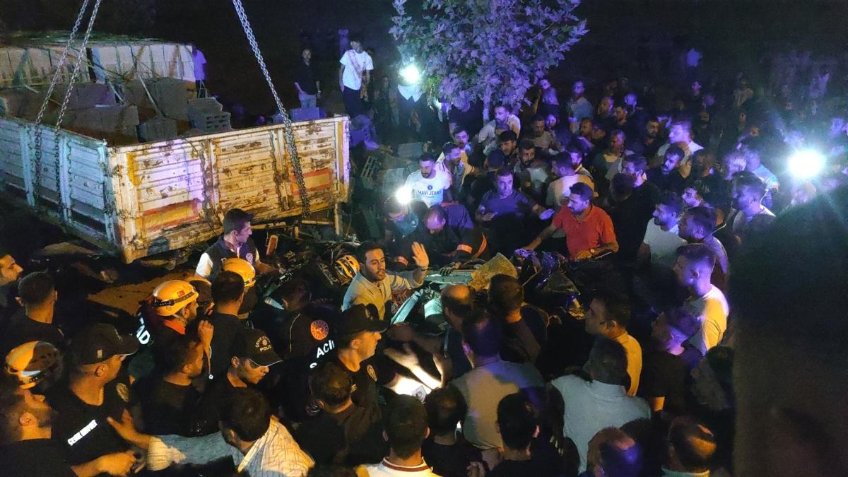 Park halindeki briket ykl tra arpt: 2 kii hayatn kaybetti