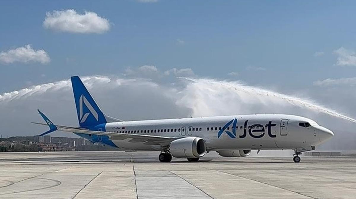 AJet filosunu genletirmeye devam ediyor! Boeing 737-8 MAX stanbul'da