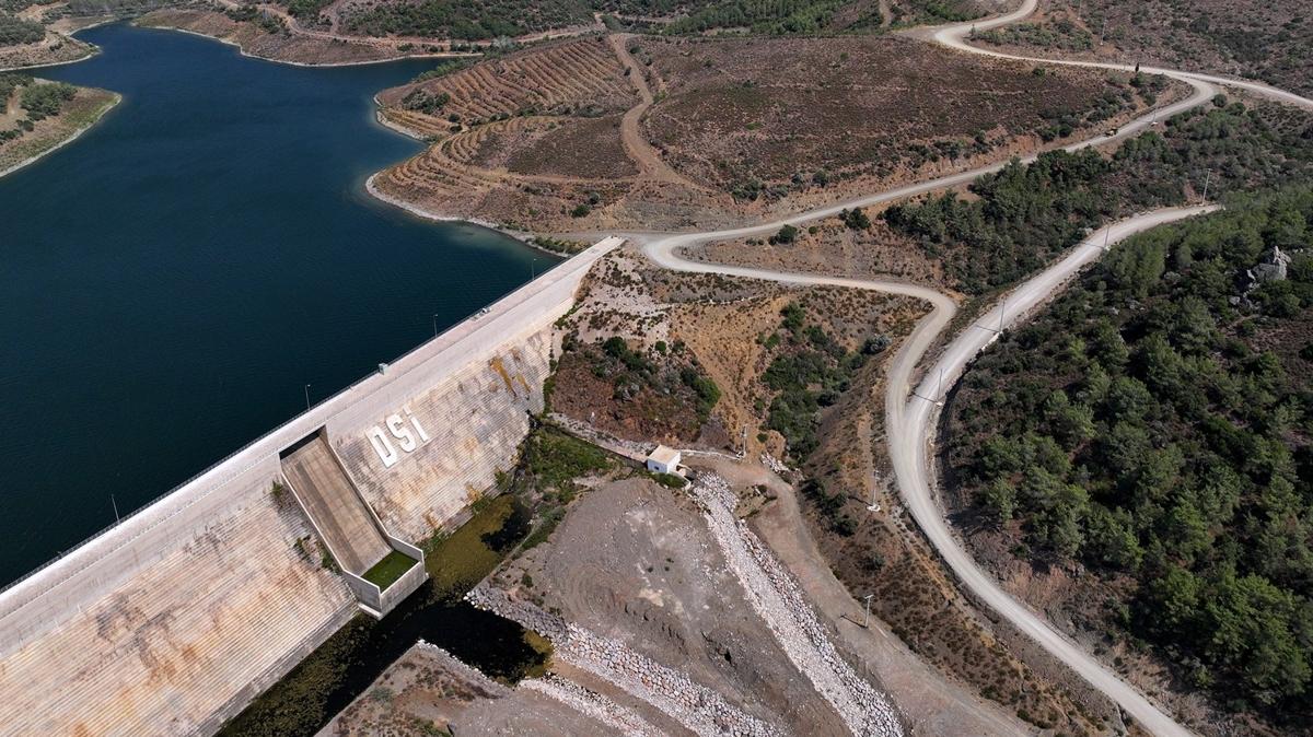 eme'deki su krizine bakanlk el att: CHP'li belediye izlemekle yetindi