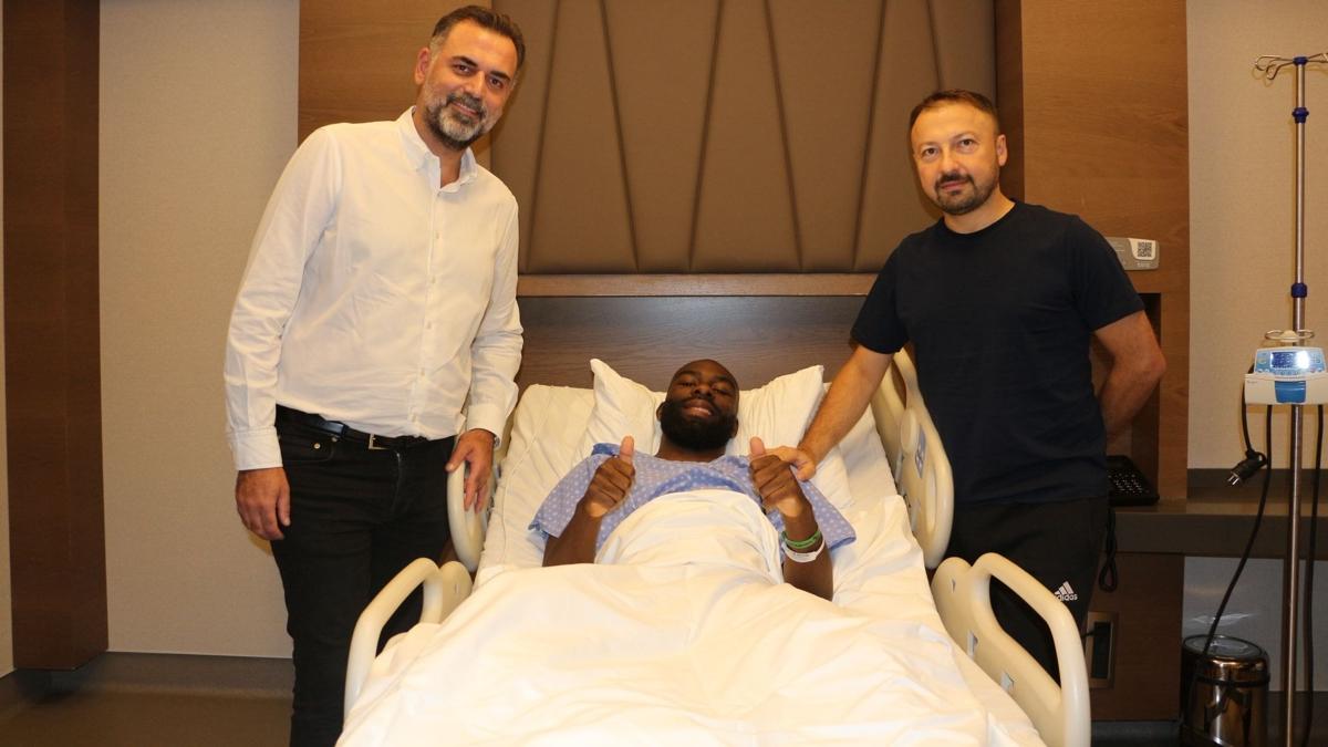 Gaziantep FK'dan M'Bakata'nn salk durumu hakknda aklama