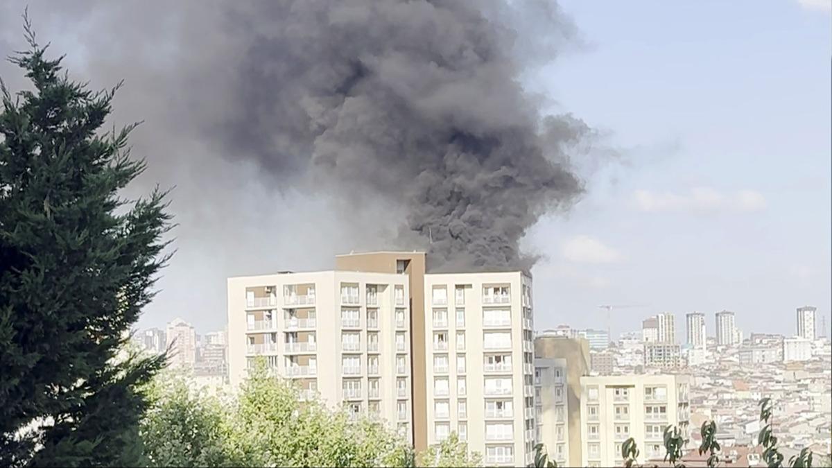 stanbul'da yangn panii! 13 katl bina tahliye edildi
