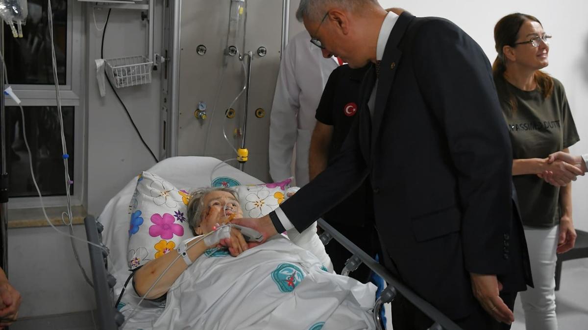 Bakan Memiolu'ndan depremde yaralanan vatandalara ziyaret