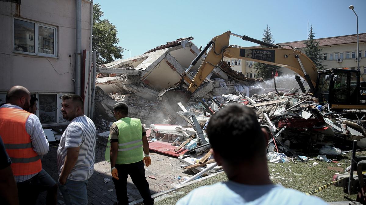 Balkesir'de 4 byklnde deprem