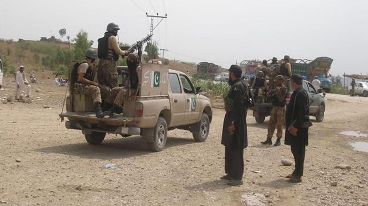Afganistan snrnda iddetli atmalar: 50 militan ldrld