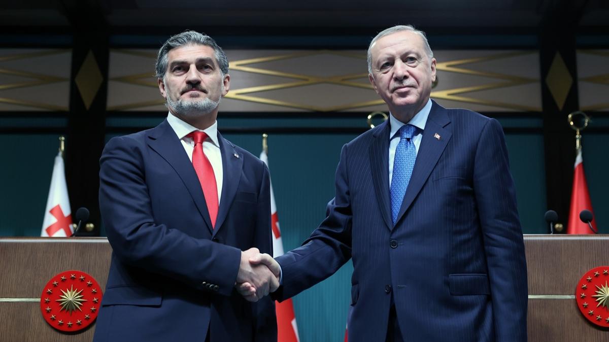 Cumhurbakan Erdoan, Grc mevkida onuruna akam yemei verdi