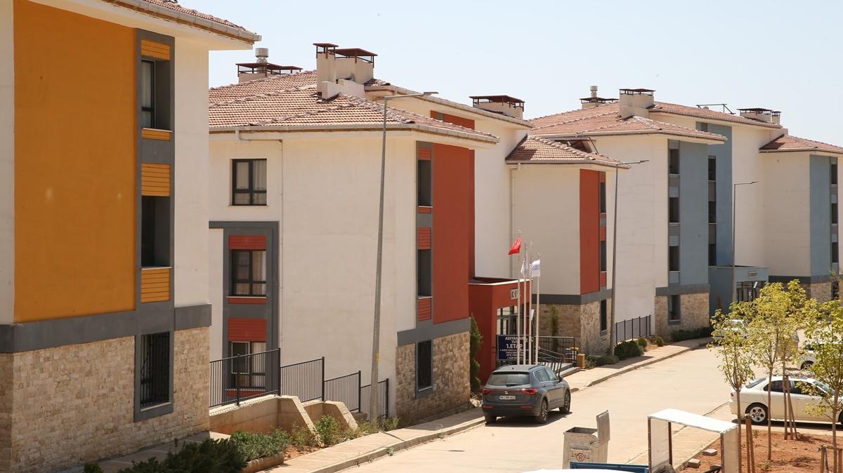 Asrn felaketinin yaralar sarlyor: Deprem konutlarnda yaam balad