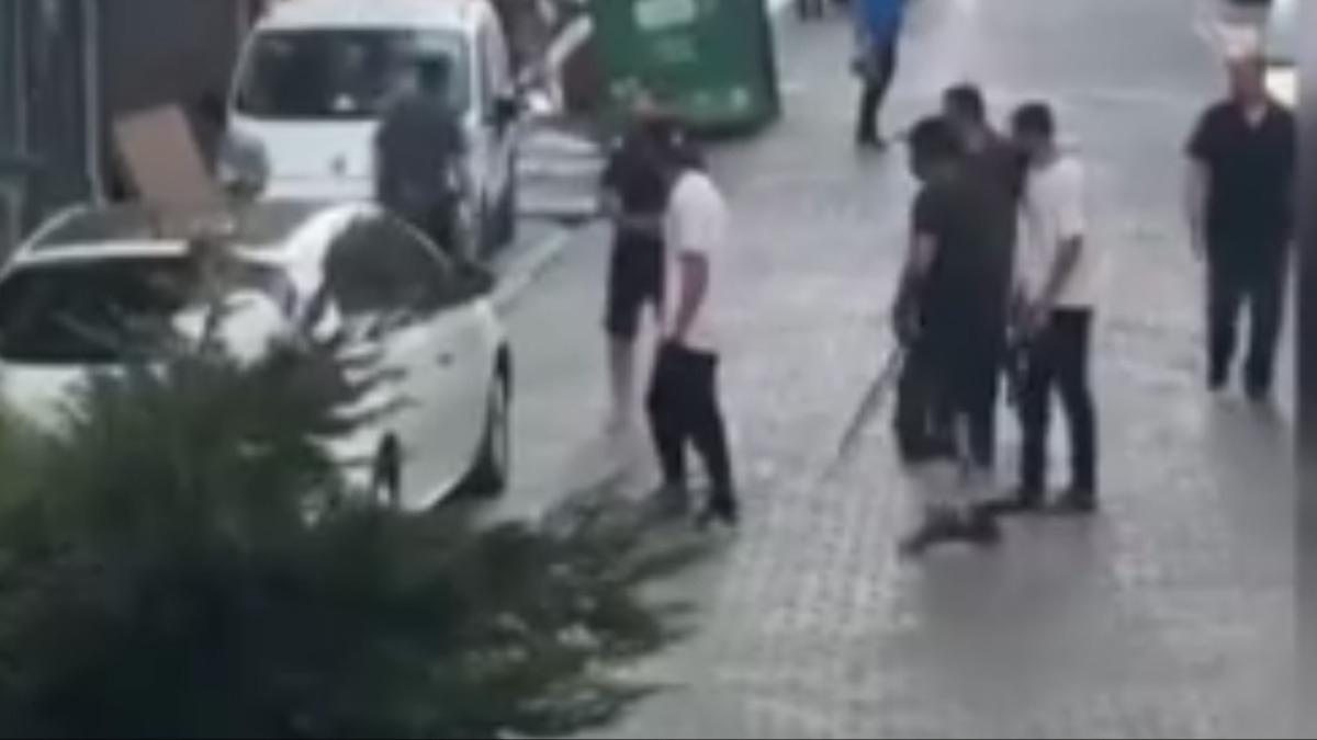 stanbul'da korku dolu anlar... Silah ve sopalarla birbirlerine girdiler!