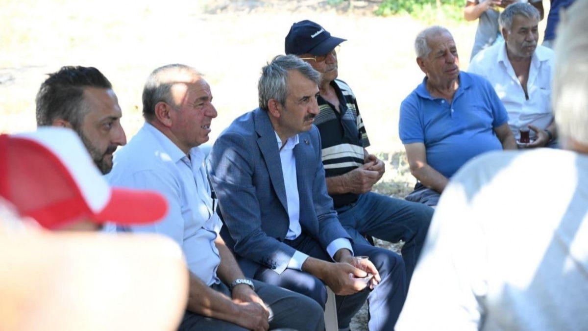 Vali Sezer yangnn yaralarn sarmak iin vatandalarla bir araya geldi