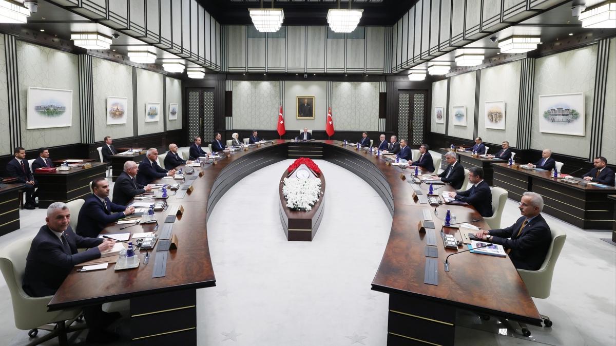 AK Parti 24 yanda! Kabine yelerinden kutlama mesajlar