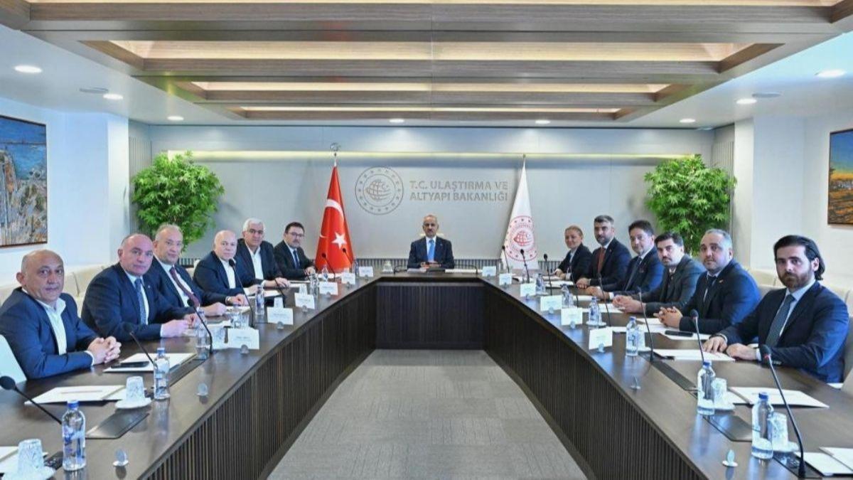 Erzurum-Rize Yolu ve dev tnel projeleri bakanlk gndeminde 