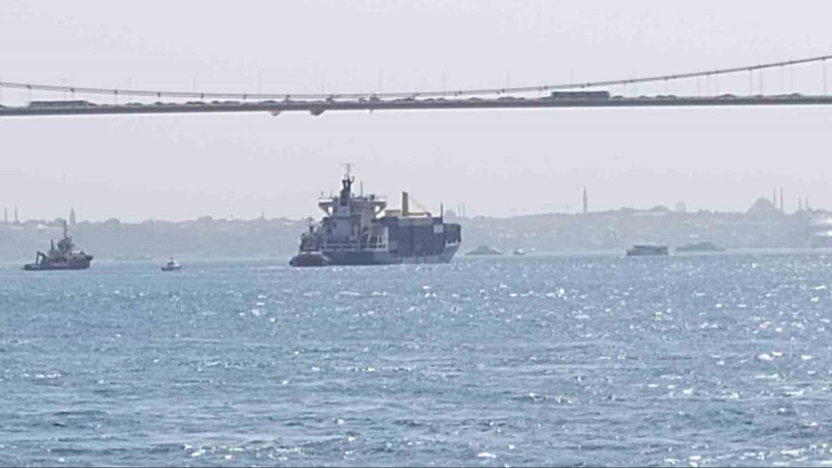 stanbul Boaz'nda gemi trafii normale dnd 