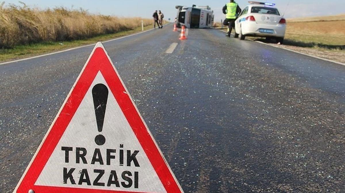 Erzincan'da feci kaza: 3 l 6 yaral 