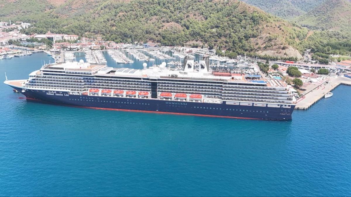 Marmaris'e kruvaziyerle turist akn