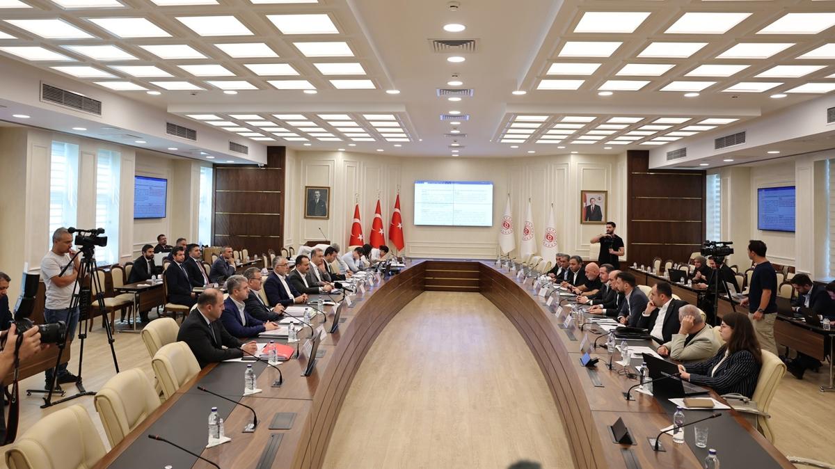 Milyonlarca memuru ilgilendiriyor: Toplu szleme grmeleri devam ediyor