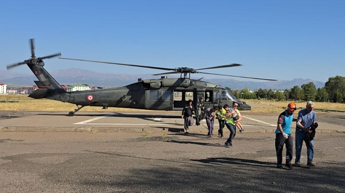 Bingl'de zehirlenen 4 kii askeri helikopterle hastaneye kaldrld