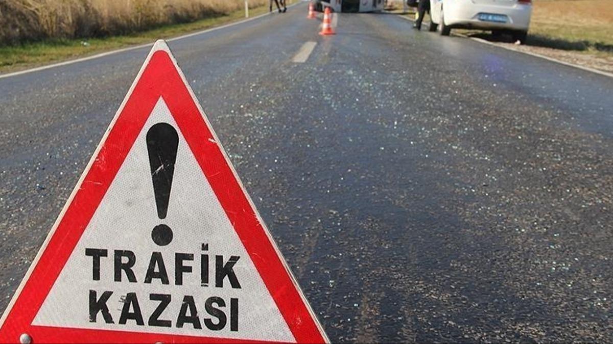 Uak'ta korkutan kaza: Ayn aileden 4 kii yaraland    