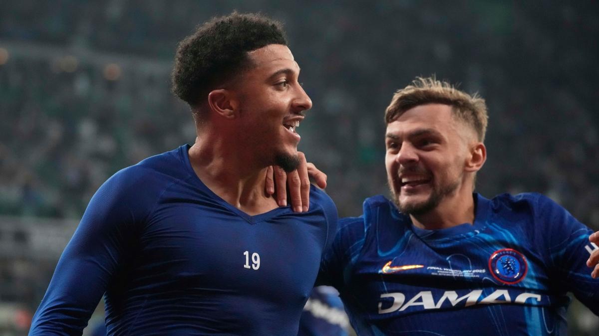 Jadon Sancho'nun Roma'ya transferi durma noktasna geldi