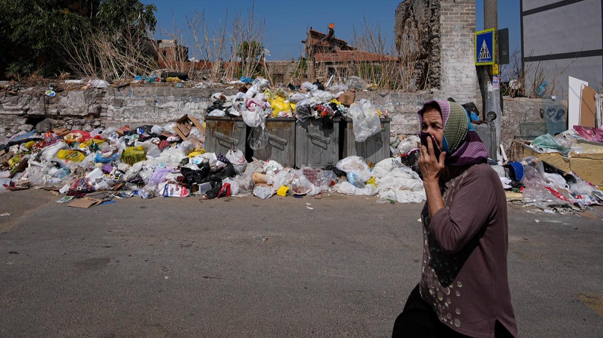 ehrin gbeinde p dalar! zmirliler isyanda: Sokaklarmz le gibi kokuyor