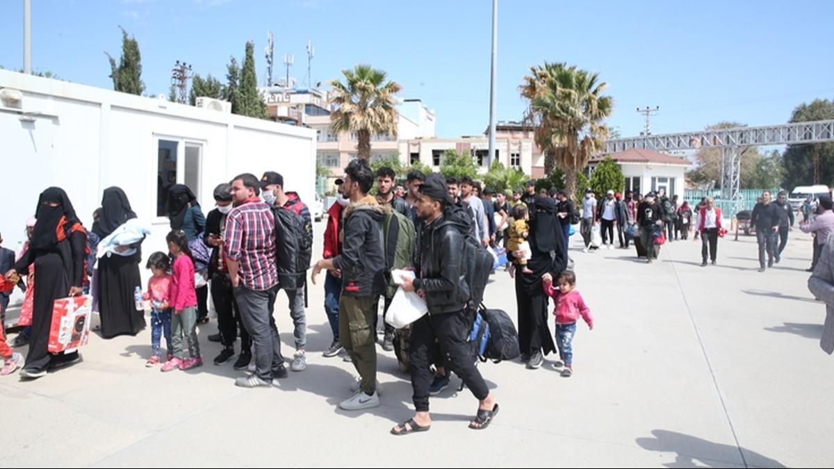 Gnll dnler hzland: Adana'dan 691 Suriyeli daha lkelerine uurland
