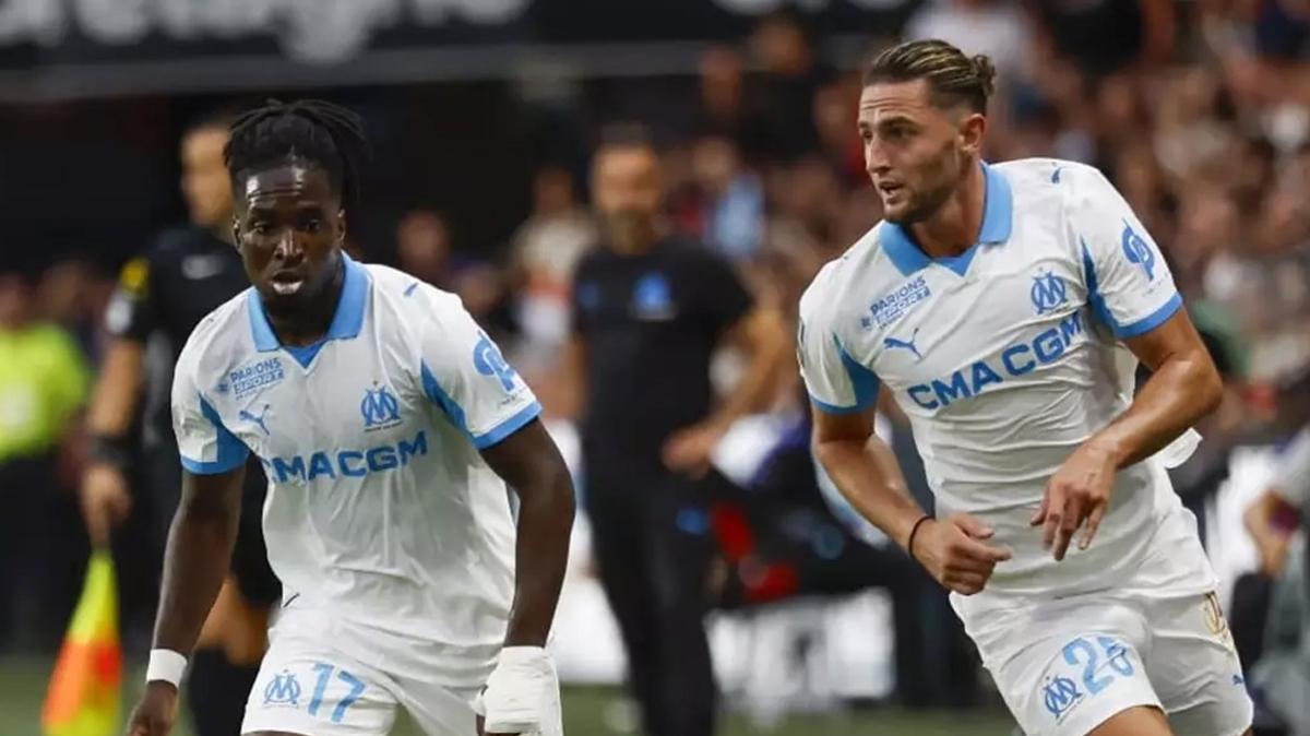 Kadro d kalmlard! Marsilya'dan Rabiot ve Rowe karar