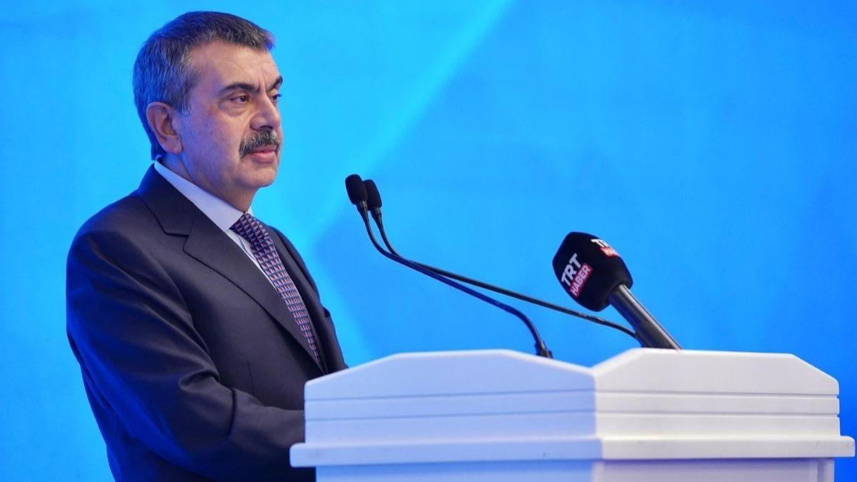 Eitimde devrim niteliinde sre! Bakan Tekin: Demode kalmamak iin kendimizi revize ediyoruz