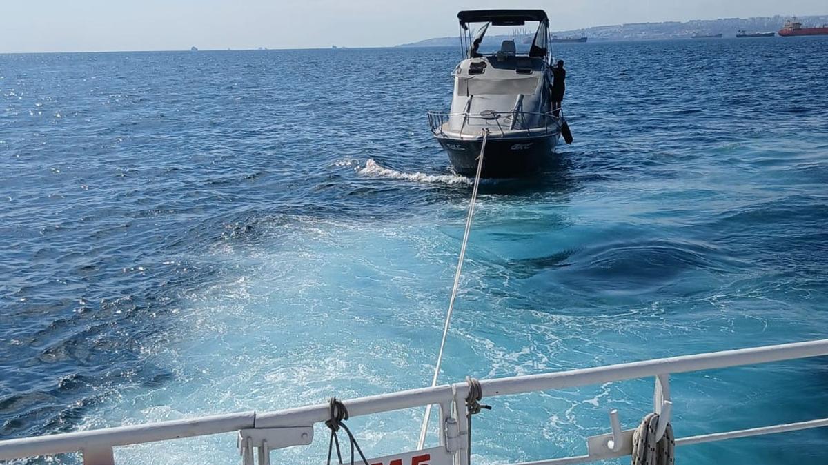 Florya aklarnda srklenen tekneyi Ky Emniyeti kurtard