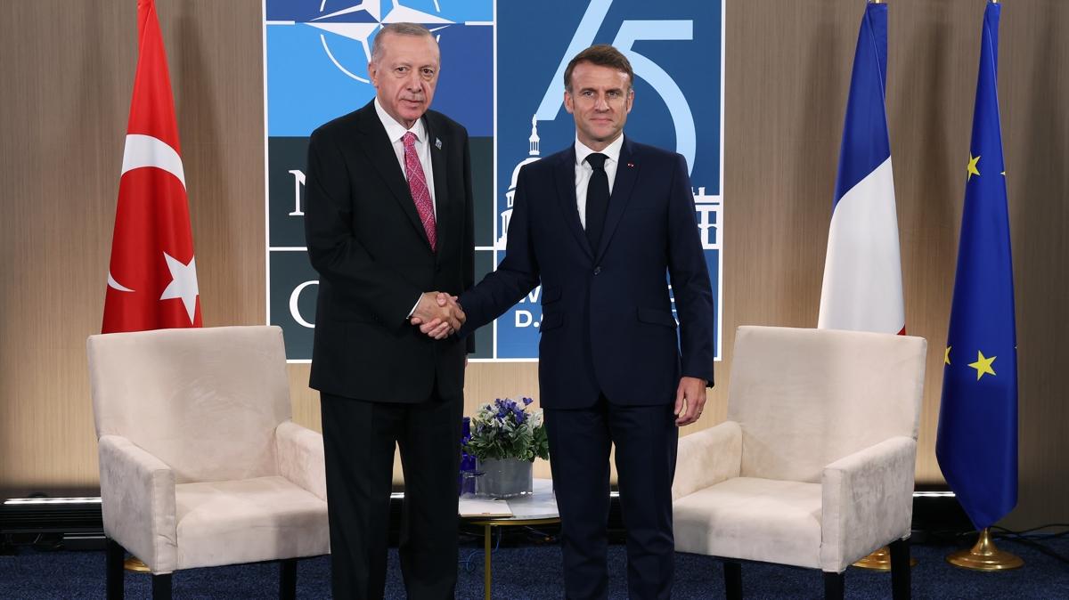Talep Fransa'dan geldi... Cumhurbakan Erdoan ve Macron arasnda kritik grme 