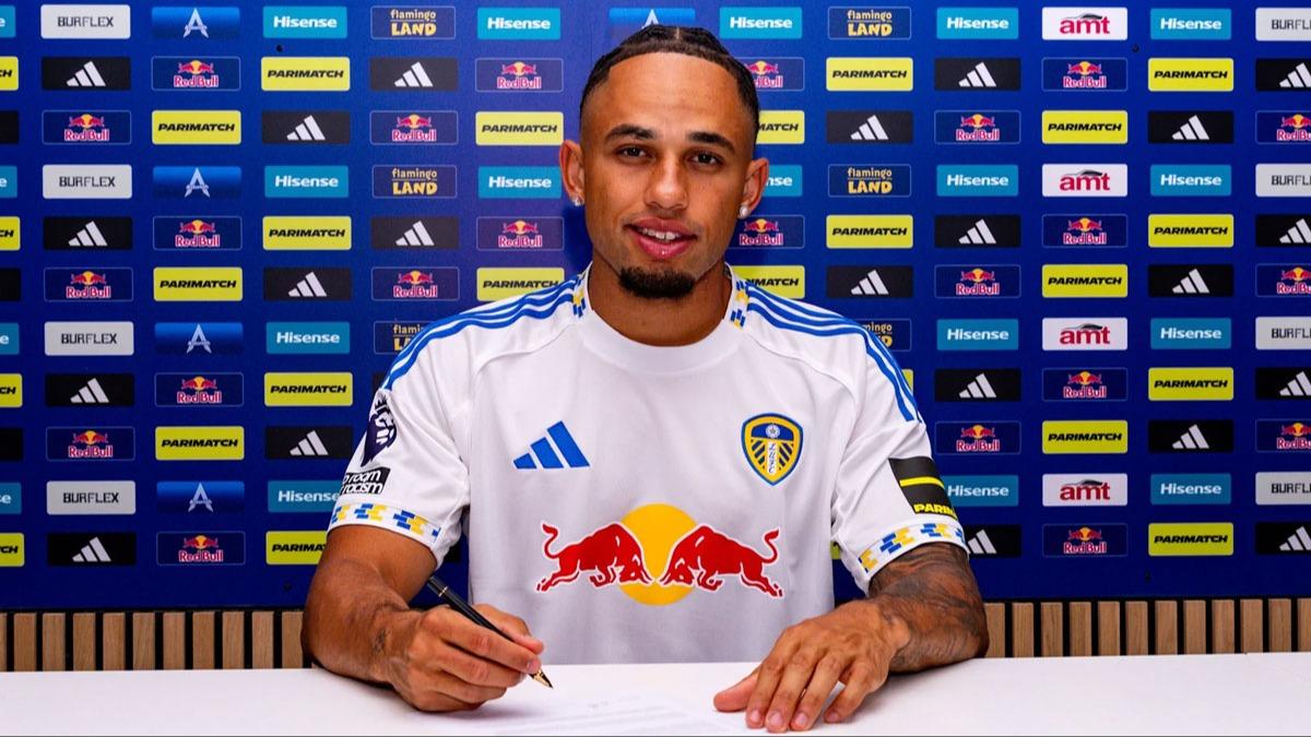 Leeds United, Noah Okafor'u kadrosuna katt