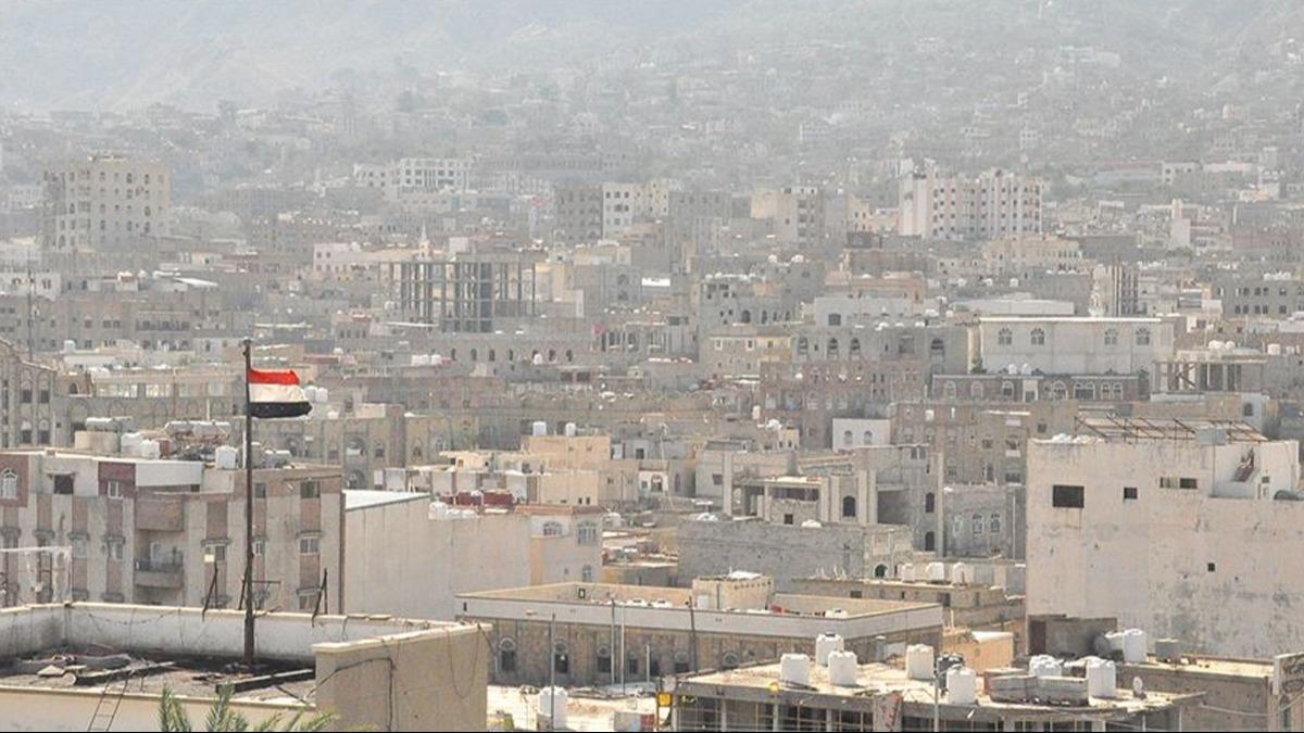 Yemen'de suikast: st dzey yetkili hayatn kaybetti