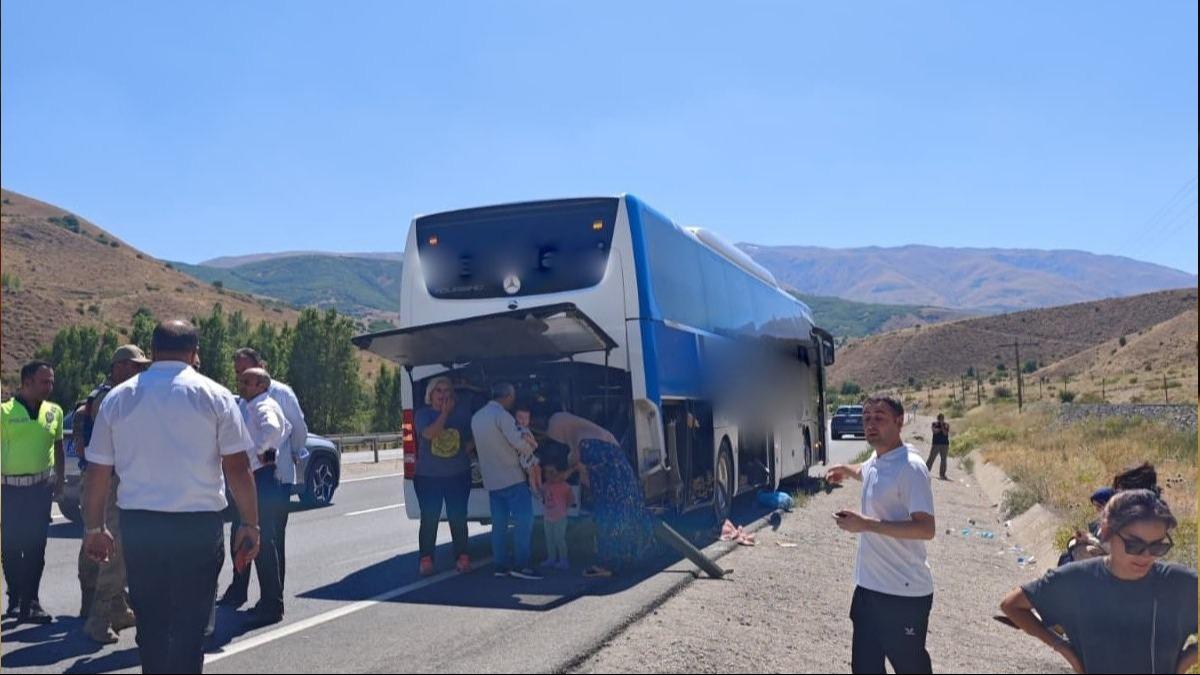 Erzurum-Antalya seferi kabus oldu: Yoldan kt, ofr hayatn kaybetti