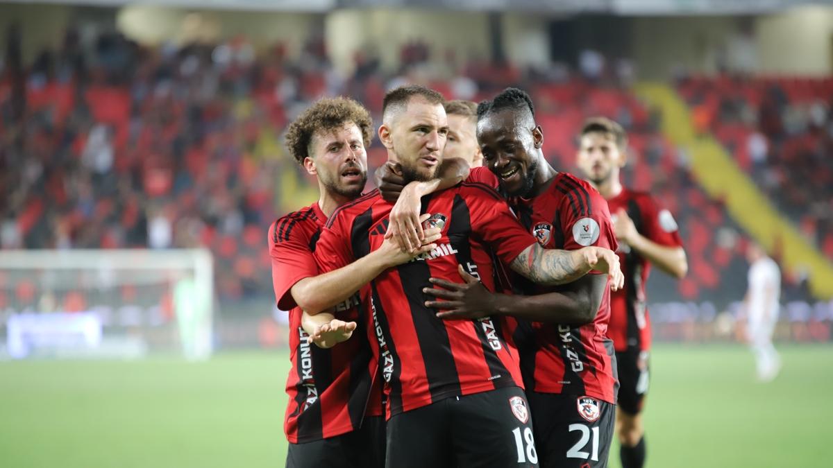 Gaziantep FK uzatmalarda geri dnd