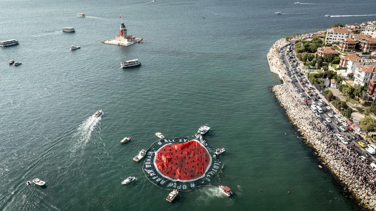 stanbul Boaz'ndan ''Gazze'yi selamlama'' etkinlii: Dev Filistin bayra ald