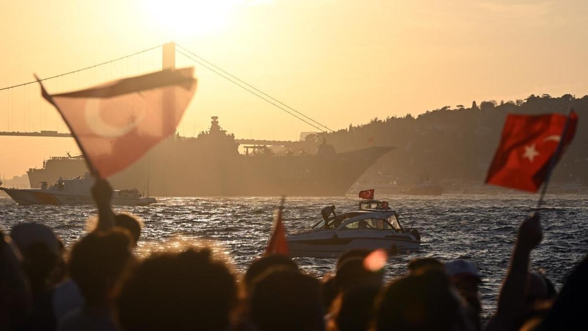 TCG Anadolu anakkale'den stanbul'a hareket etti 