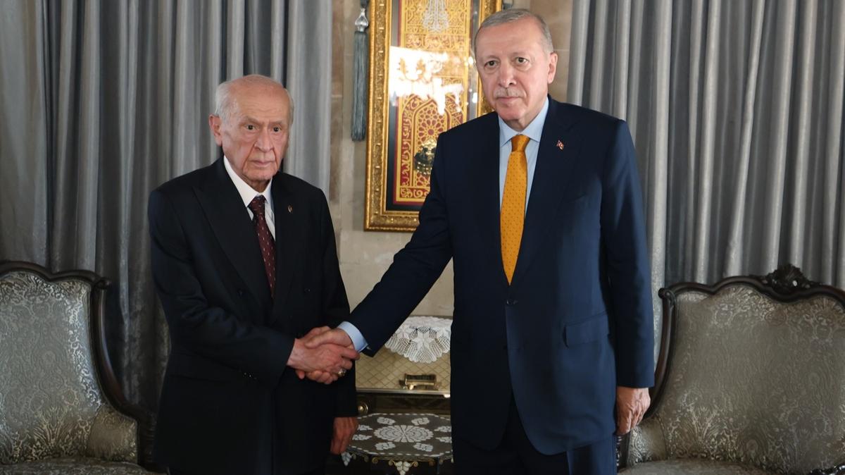 Ahlat'ta Cumhur zirvesi! Cumhurbakan Erdoan ve MHP Lideri Baheli bir araya geldi