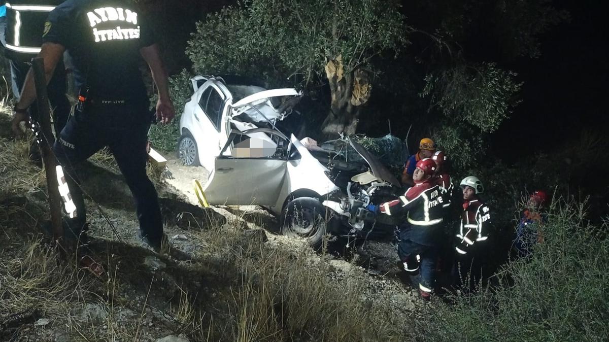 Aydn'da arampole devrilen otomobildeki 2 kii ld, 1 ocuk yaraland