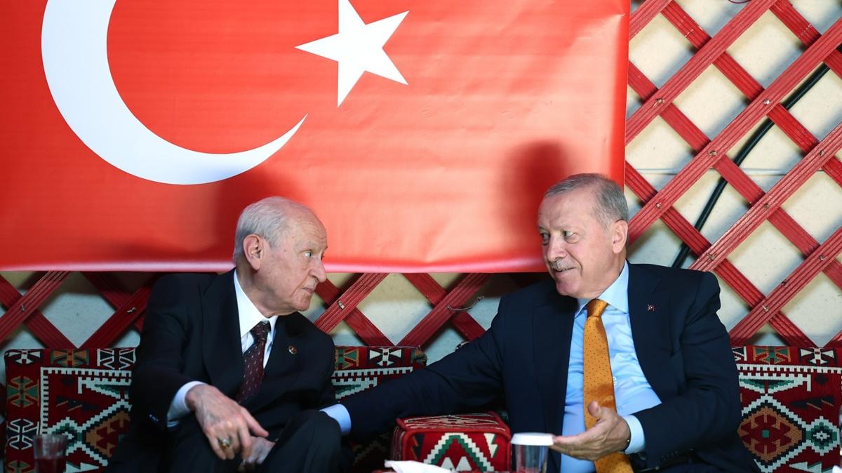 Cumhurbakan Erdoan, Ahlat'ta MHP Lideri Baheli ile grt