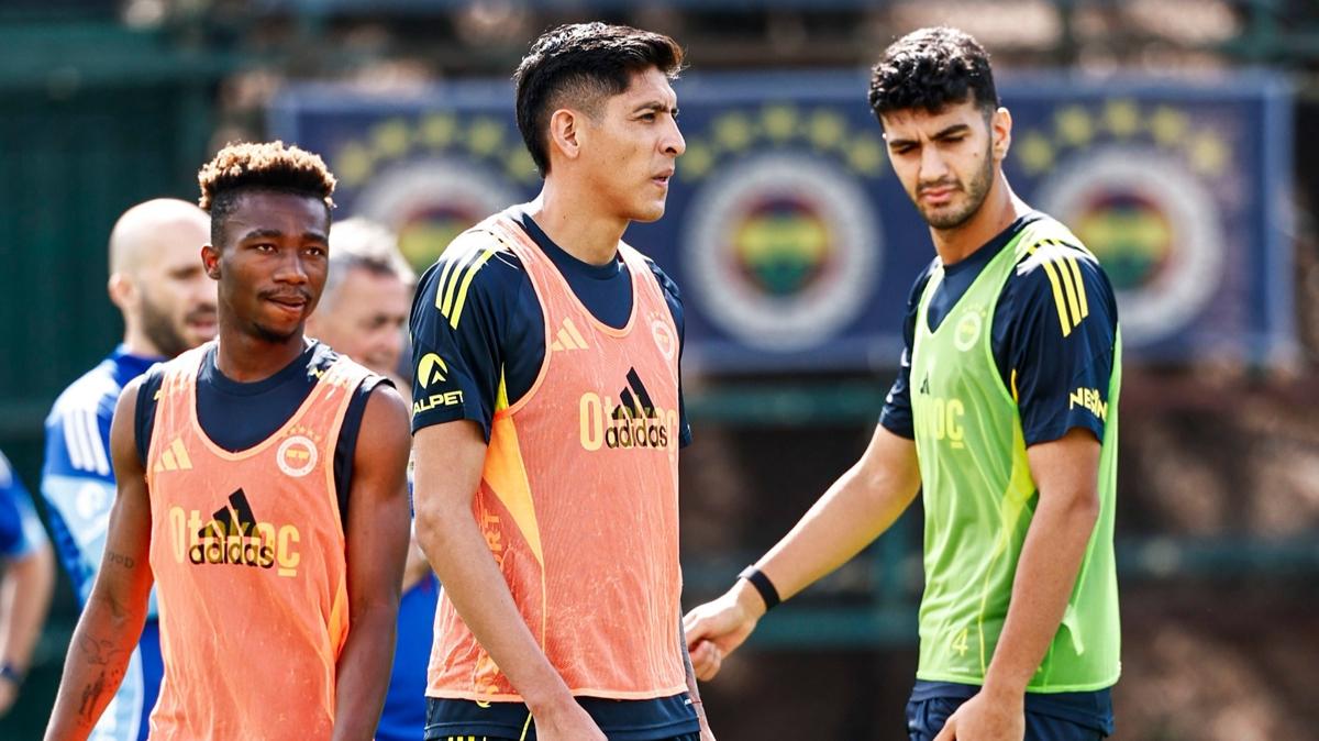 Fenerbahe'nin yeni transferi Edson Alvarez ilk idmanna kt