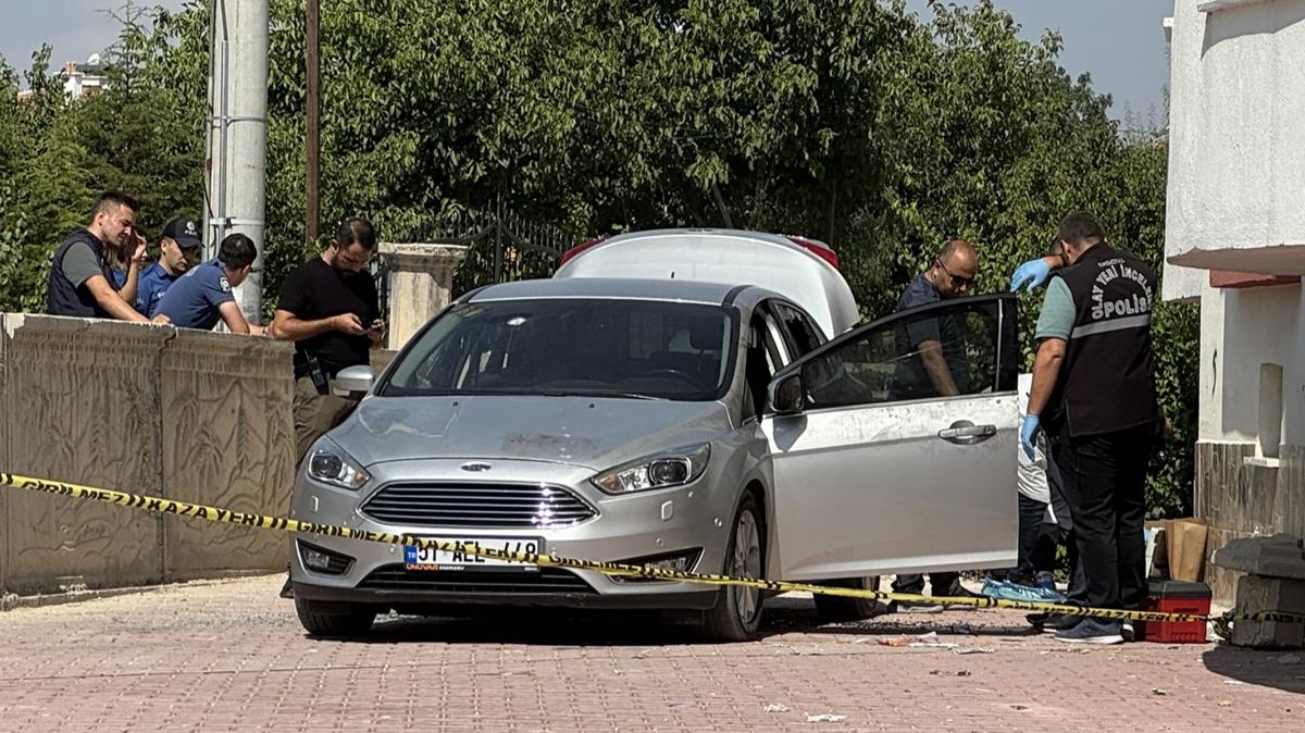 Konya'da araca silahl saldr: Amca ile yeeni ld
