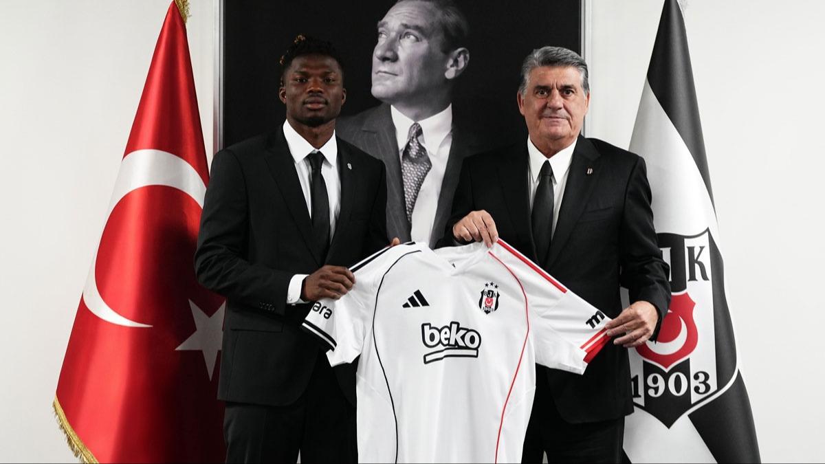 KAP aklamas geldi! El Bilal Toure resmen Beikta'ta