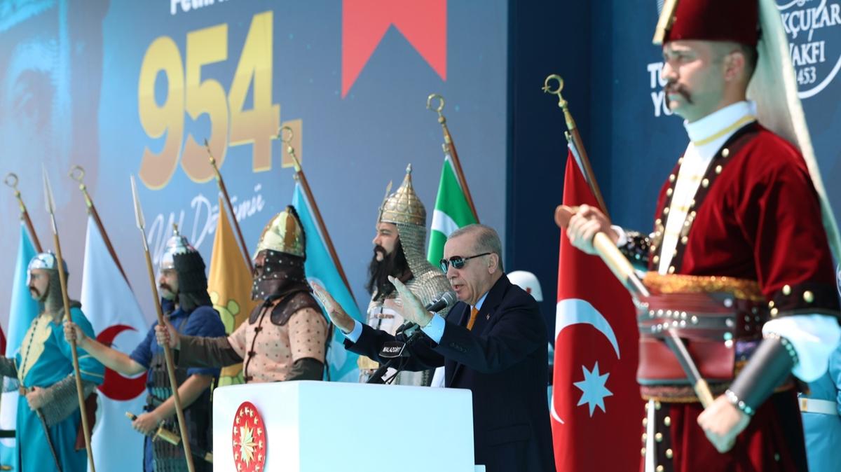 Kendisine yeni patron arayanlara net uyar! Cumhurbakan Erdoan: Kl knndan karsa...  