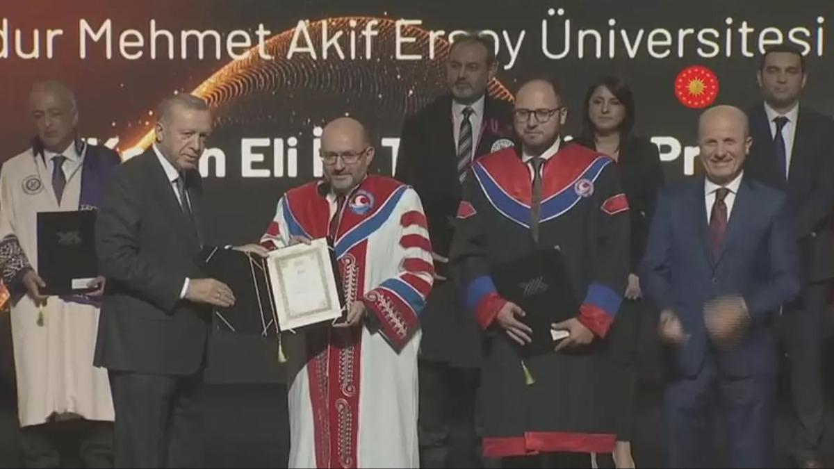 Rektrln yapt niversitenin rencisi oldu 