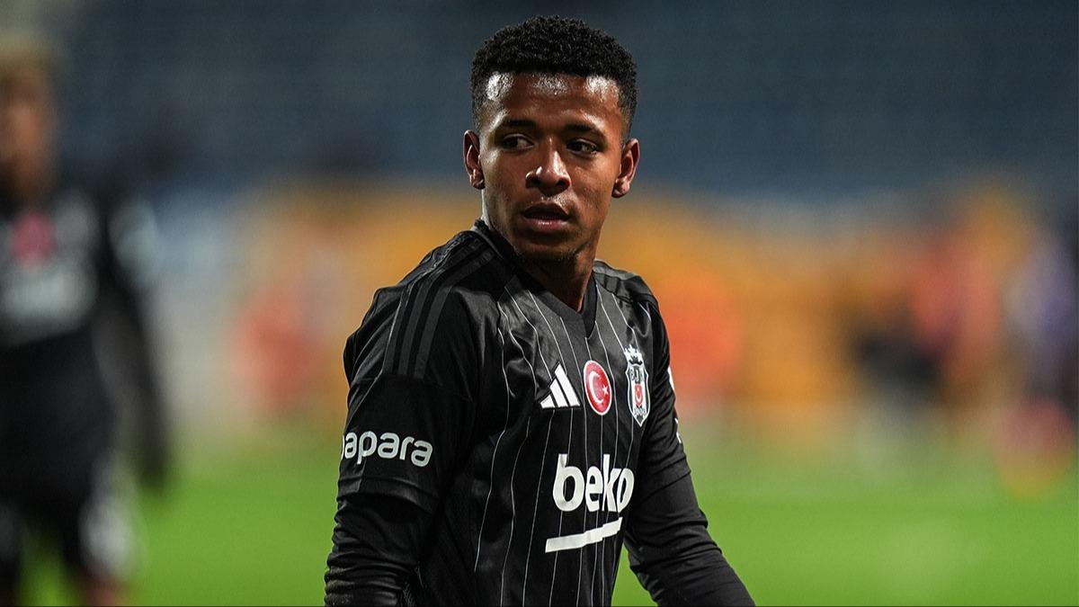 Yollar ayrlyor mu? Keny Arroyo'dan dikkat eken paylam