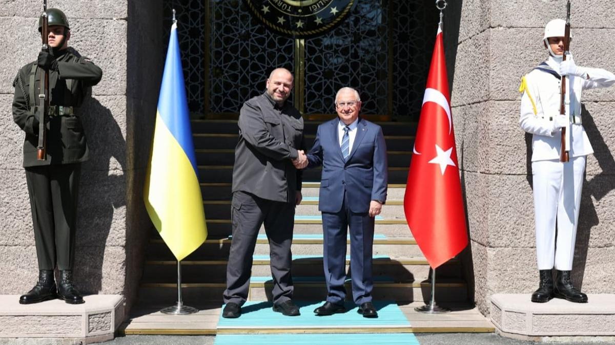 Bakan Gler, Ukraynal mevkida ile grt