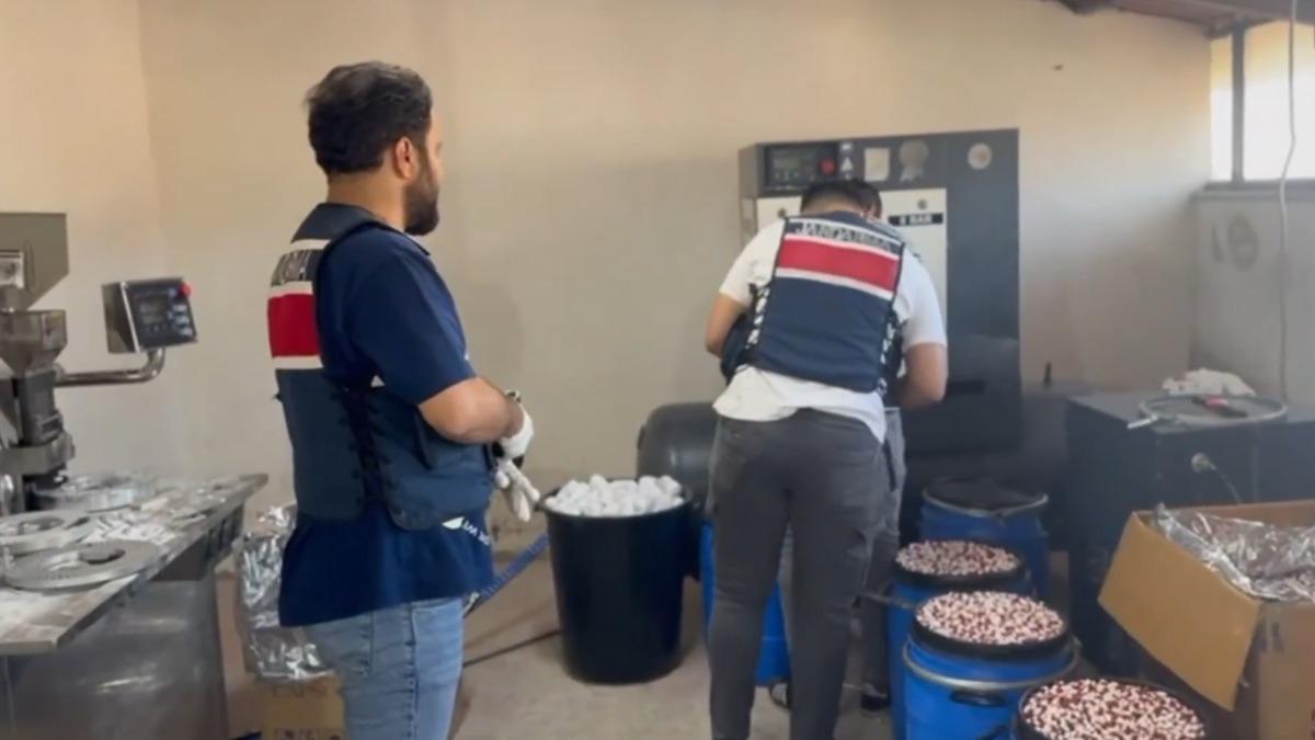 stanbul'daki operasyonlarda 847 bin 600 uyuturucu hap ele geirildi, 2 pheli tutukland