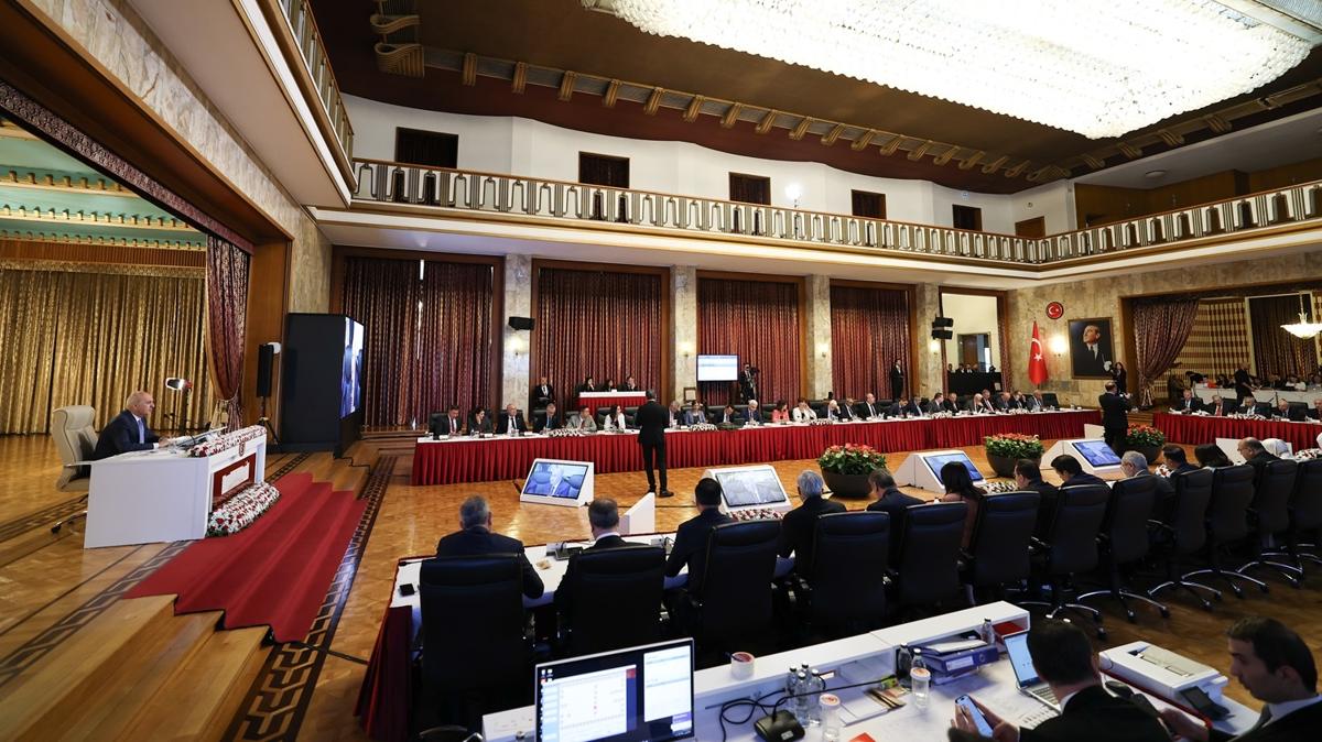 Terrsz Trkiye sreci kesintisiz sryor! TBMM Bakan Kurtulmu: Komisyon tarihi bir dnemete