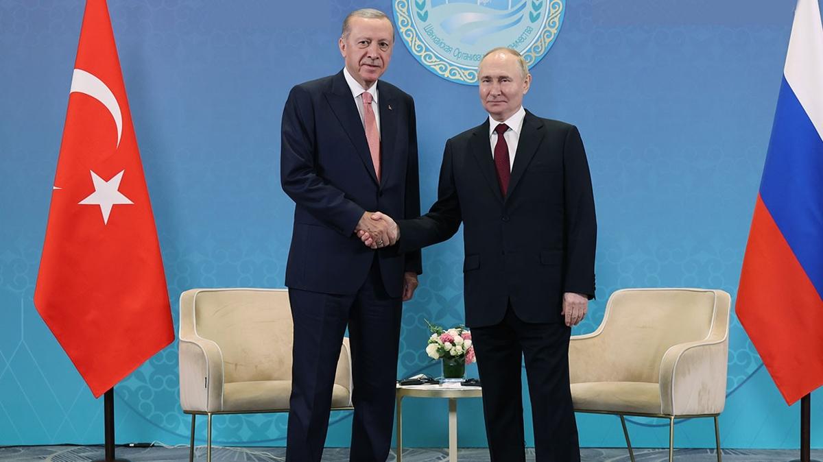Kremlin duyurdu! Cumhurbakan Erdoan ve Putin haftaya in'de grecek